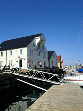 Hotels in Averøy